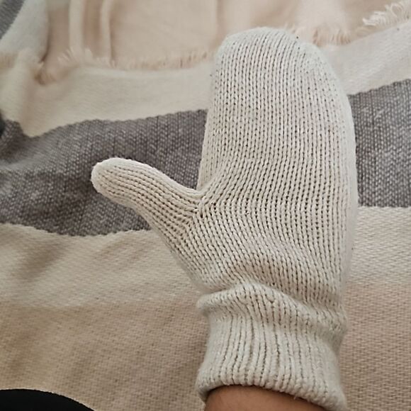 Ardene Women's Scarf & Gloves Set Cream - Picture 12 of 16